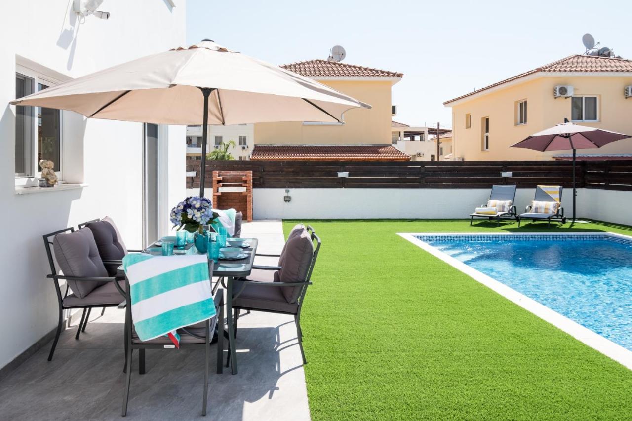 Voroklini Villa With Pool Larnaca Exterior photo