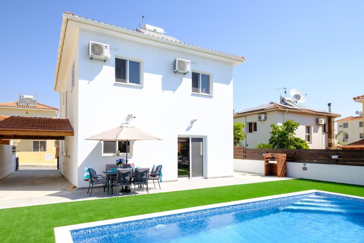 Voroklini Villa With Pool Larnaca Exterior photo